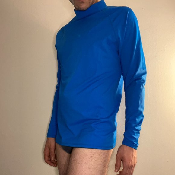 Amazon Essentials UPF 50+ Men's Long Sleeve Rashguard - Blue - Picture 4 of 5